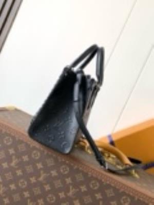 wholesale quality louis vuitton m14576 onthego pm